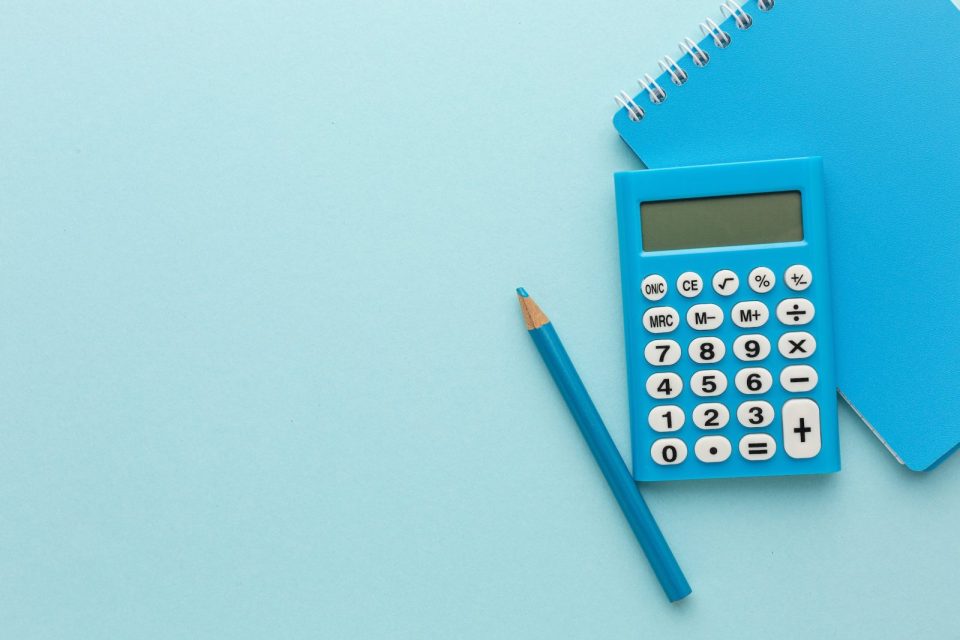 Outil de calcul de la valeur résiduelle d'une voiture électrique.