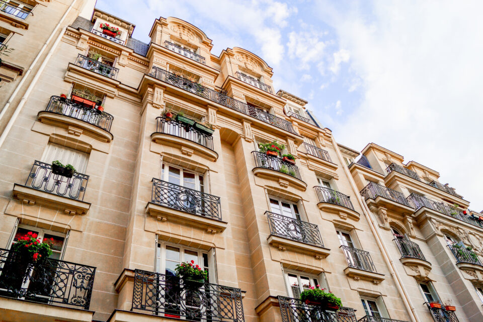 Installation d'une borne de recharge pour véhicules électriques dans un parking de copropriété